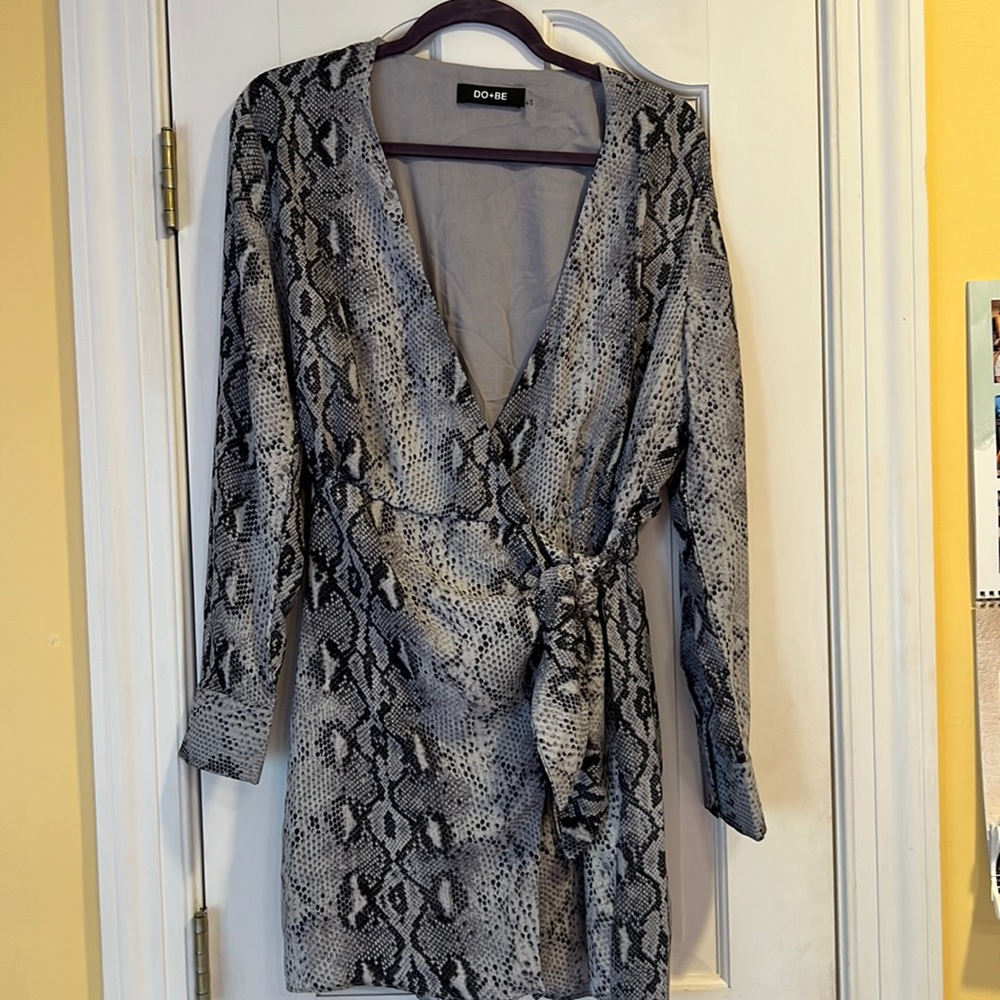 Grey snakeskin mini long sleeve wrap dress - size medium